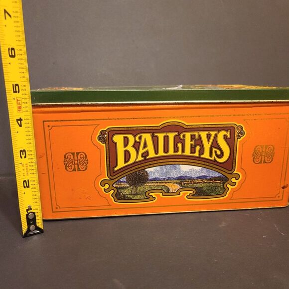 Baileys Original Irish Cream Vintage Tin Container Box Green Made in England - Picture 10 of 11